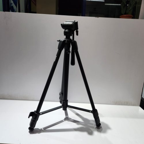 Canon Deluxe Tripod 200