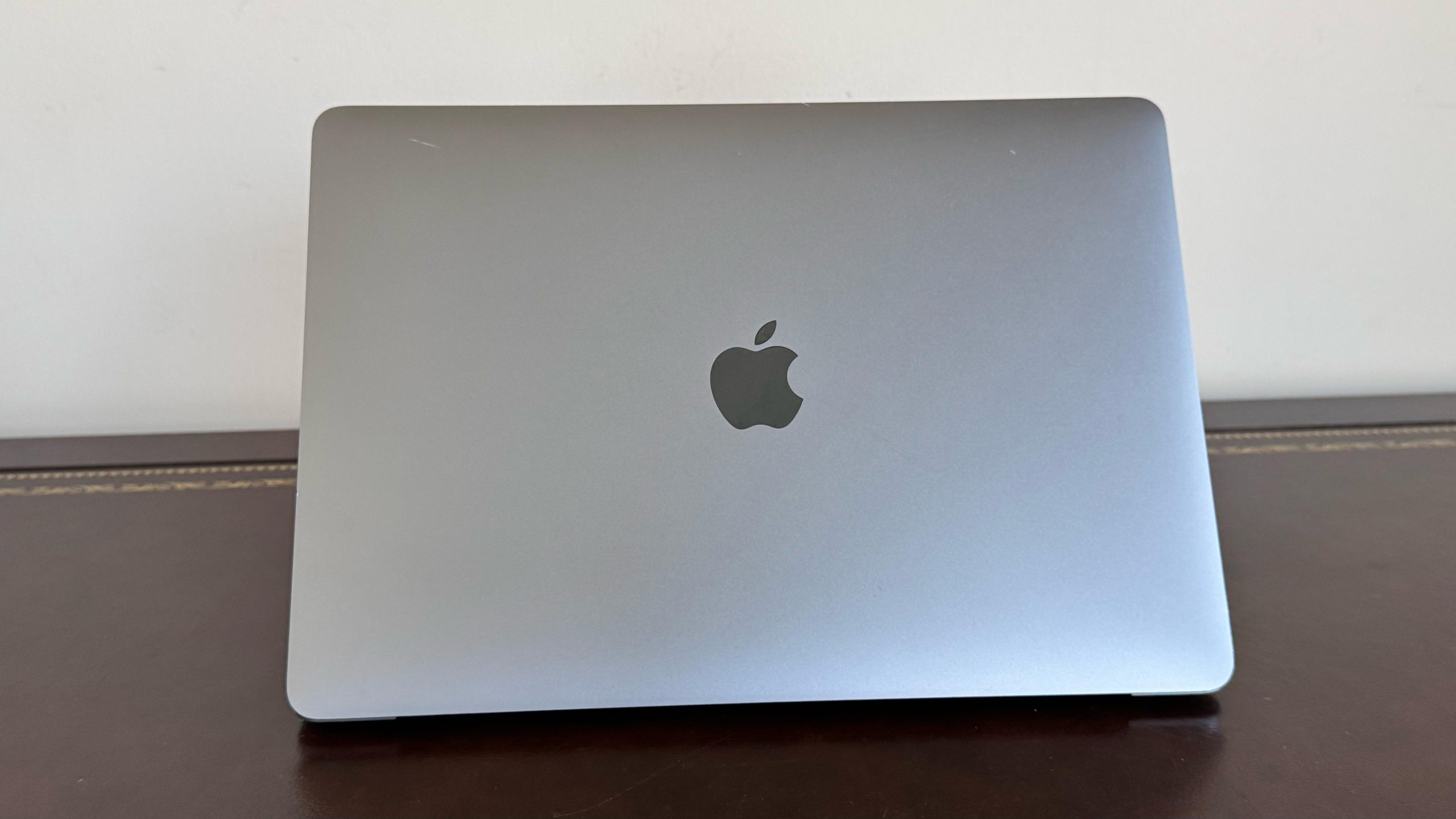 Apple MacBook Pro 13-inch (2019) | Intel Quad-Core Core i5 @2.4GHz