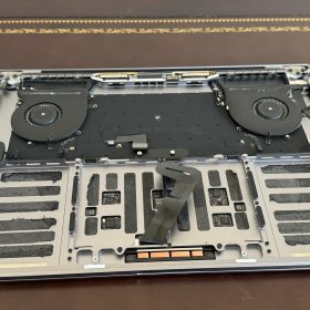 MacBook Pro 15-inch (Late 2016) | Touch Bar A1707 (EMC 3072) – Chassis Only