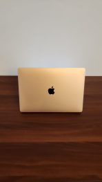 Apple MacBook Air (Retina, 13-inch, 2020) | 8GB RAM | 256GB SSD STORAGE | 1.1 GHz Dual-Core Intel Core i3 - Image 6