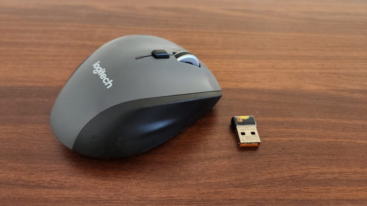 Logitech M705 Marathon Wireless Mouse, 2.4 GHz USB Unifying Receiver, 1000 DPI, 5-Programmable Buttons. USA Pre-Owned