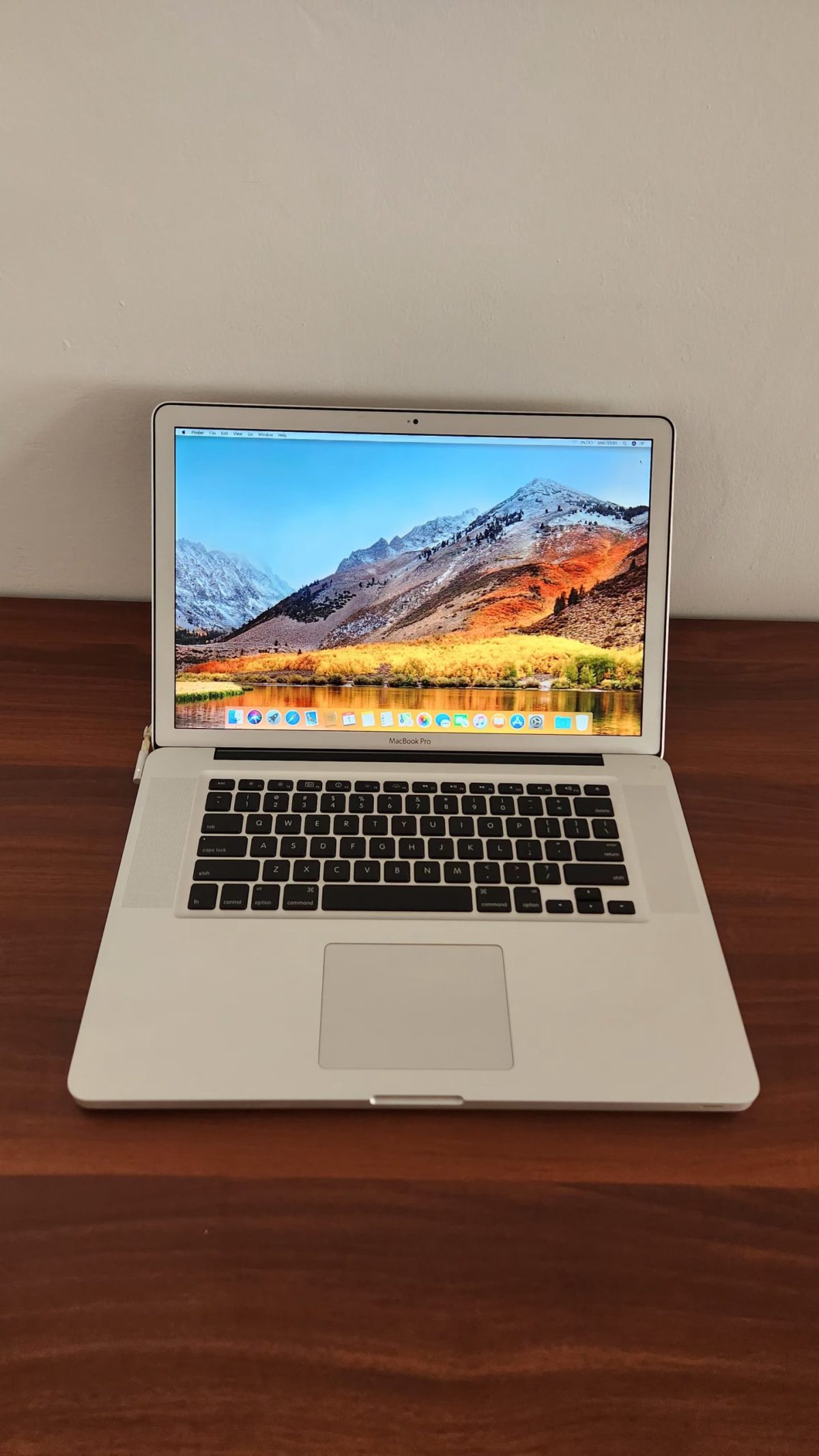 Apple MacBook Pro 2010 | 15-inch | Intel Core i5 @2.5GHz | 8GB RAM | 1TB HDD | USA Pre-Owned