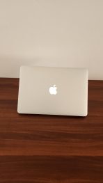 Apple MacBook Air 13-inch (Early 2015) | Intel Core i7 @ 2.2GHz | 8GB RAM | 256GB SSD Storage - Image 4