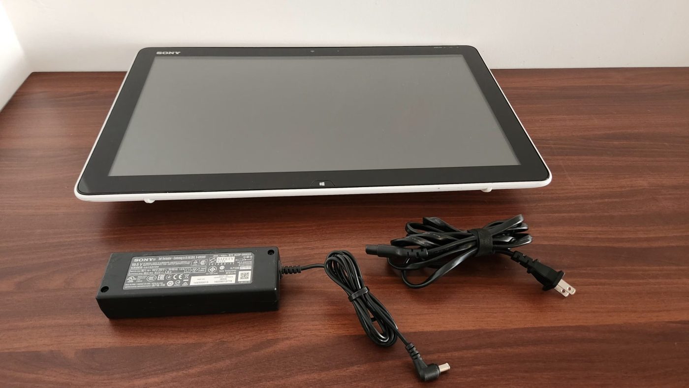 Sony VAIO SVJ202A11L 20" Touch AIO | Intel Core i3-3217U | 8GB RAM | 256GB SSD | Windows 11 Pro | USA Pre-Owned