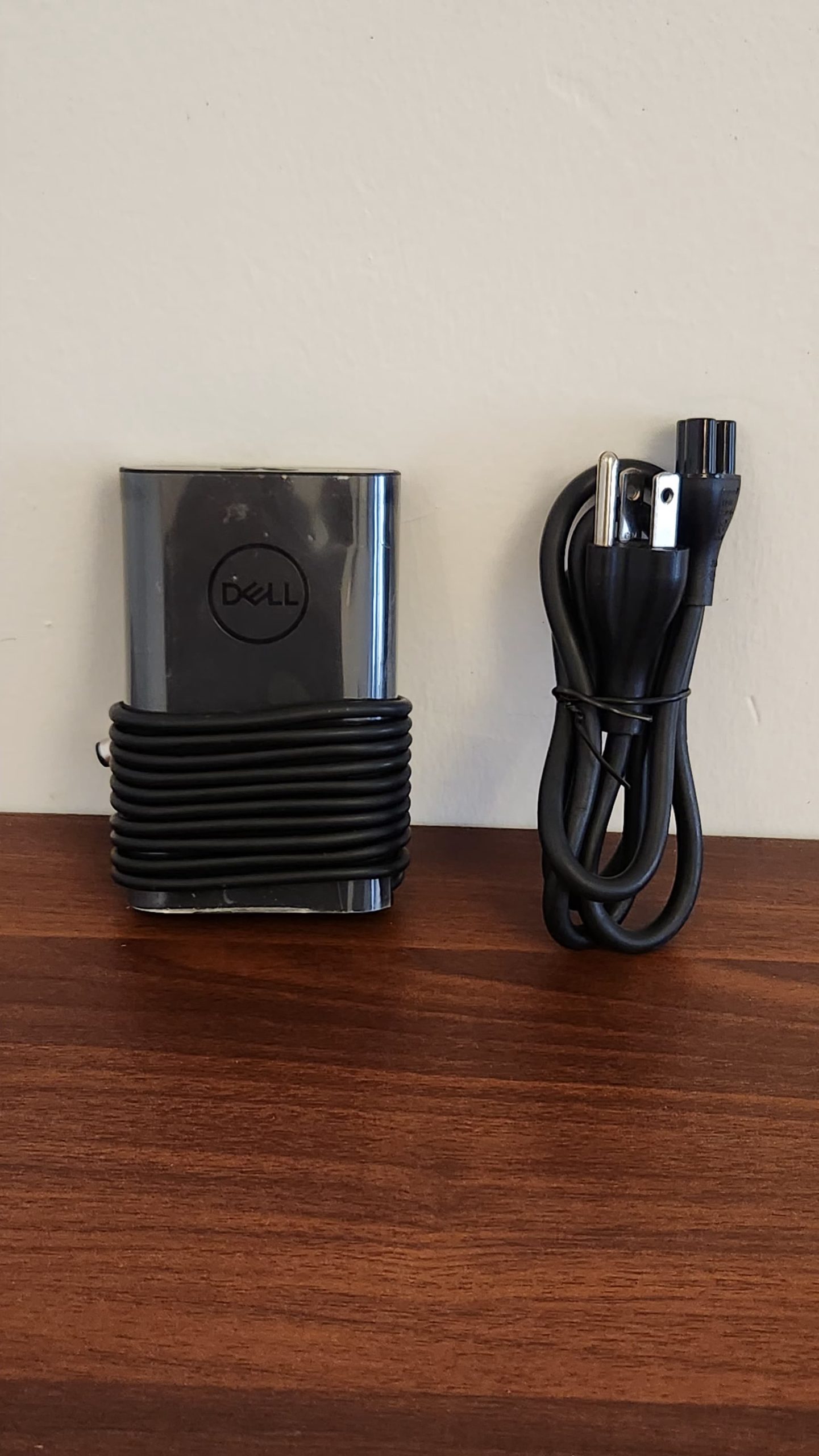 WhatsApp Image 2025-08-13 at 12.44.35 PM New Original Dell 65W AC Adapter for E5250, E5440, E5450, E5540, E5550, E6440, E6540, E7240, E7440 (LA65NM130)