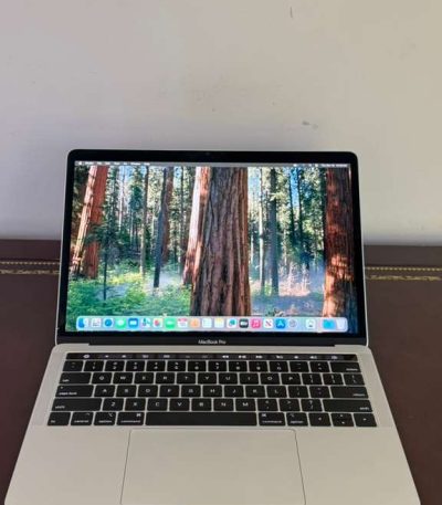 2017 Apple MacBook Pro | 13-inch | Intel Core i7 @ 2.7GHz | 16GB RAM | 512GB SSD | Touch Bar | Touch ID | 378 Cycle Count