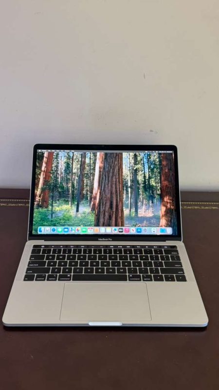 2017 Apple MacBook Pro | 13-inch | Intel Core i7 @ 2.7GHz | 16GB RAM | 512GB SSD | Touch Bar | Touch ID | 378 Cycle Count
