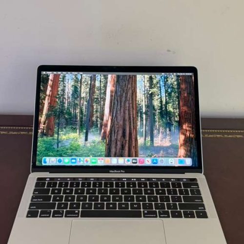 2017 Apple MacBook Pro | 13-inch | Intel Core i7 @ 2.7GHz | 16GB RAM | 512GB SSD | Touch Bar | Touch ID | 378 Cycle Count