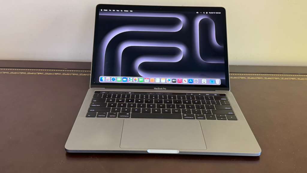 WhatsApp Image 2025-10-17 at 10.13.35 AM (2) 2017 Apple MacBook Pro | 13-inch | Intel Core i5 @ 3.1GHz | 8GB RAM | 512GB SSD | Touch Bar | Touch ID | 573 Cycle Count