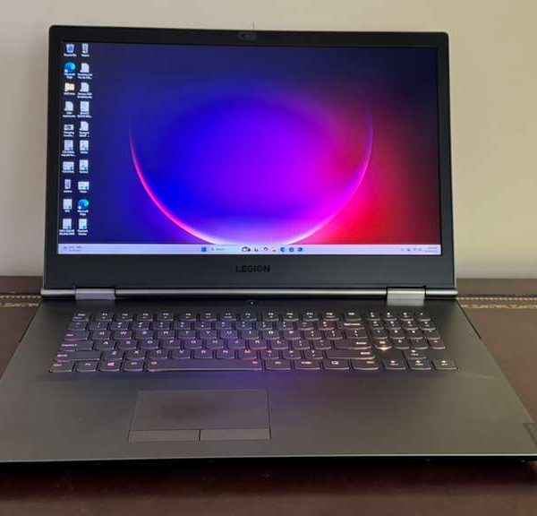 Lenovo Legion Y740-17IRHg | i7-9th Gen @ 2.60GHz | 16GB RAM | 512GB SSD Storage | 8GB NVIDIA GeForce RTX 2070 Max-Q Design | NEW BATTERY