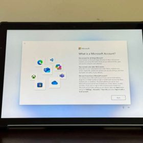 Microsoft Surface Pro 7 | i5-10th Gen | 8GB RAM | 128GB SSD