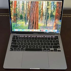 Apple MacBook Pro M1 2020
