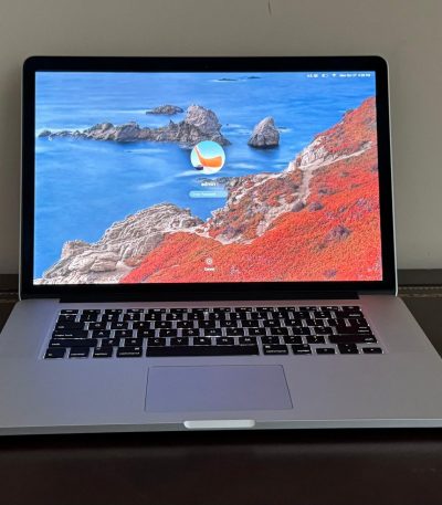 2015 Apple MacBook Pro Retina (A1398) | Quad-Core Intel Core i7 @ 2.5GHz | 15-inch | 16GB RAM | 256GB SSD | Intel Iris Pro Graphics