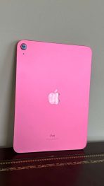 Apple iPad (10th Generation) A2696 | 256GB | Wi-Fi | 10.9 Inches | Bluetooth Keyboard | Cover| USA Pre-Owned - Image 9