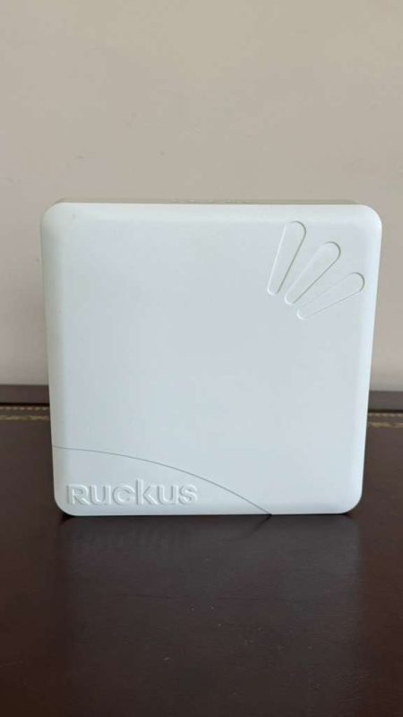 Ruckus Zoneflex 7372 Dual-Band 802.11n Wireless Access Point. USA Pre-Owned