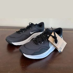 Genuine Original Nike Legend Essential 3 NN Black White Iron Grey Men’s Size 8 DM1120-001 USA Pre-Owned