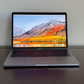 Apple MacBook Pro 2017 | 13" | Intel Core i5 | 2.3GHz | 8GB RAM | 128GB SSD | USA Pre-Owned
