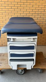 Midmark Ritter 204-011 Manual Medical Exam Table Chair 500 lb Capacity USA Made Like New - Image 11