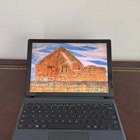 Microsoft Surface Pro 7 Intel Core i7 10th Gen 16GB RAM 512GB SSD 12.3" Touchscreen with Type Cover Keyboard USA Pre-Owned