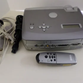 Dell DLP Front Projector 3300MP with Carrying Bag | USA Pre-Owned