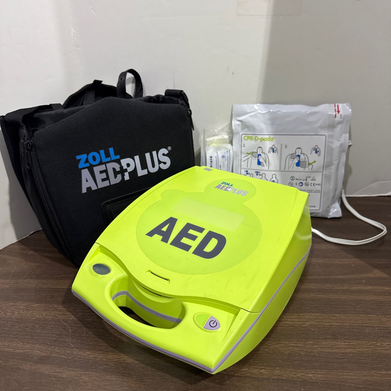WhatsApp Image 2026-07-30 at 14.34.03 ZOLL AED Plus Automated External Defibrillator CPR-D Padz Carry Case Tested - Image 1