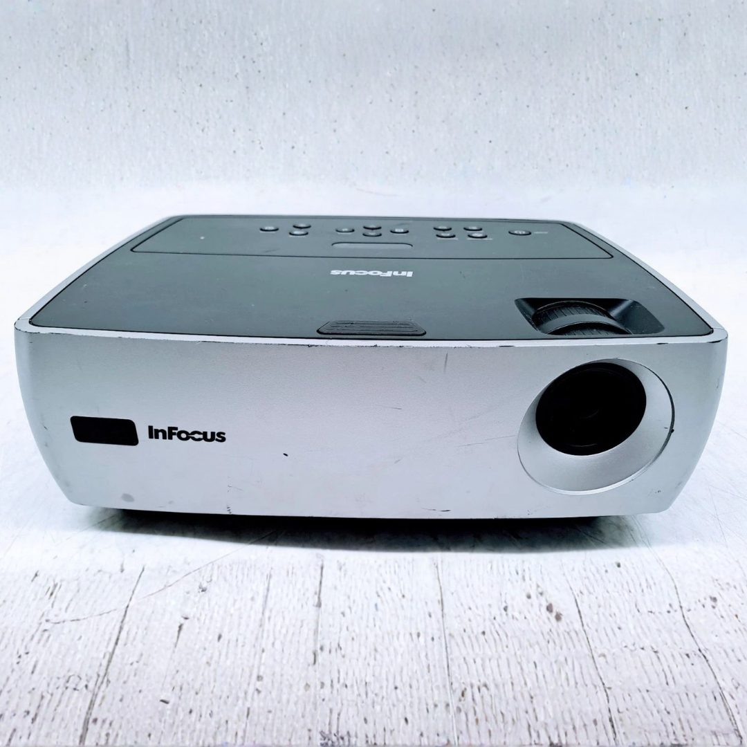 assets (15) Infocus IN26 DLP Projector with Carrying Bag